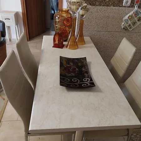 Amfitheas Apartment